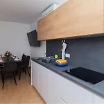 Апартаменты 2 Bedroom Lovely In *