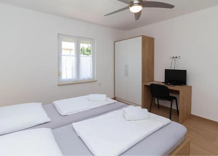 2 Bedroom Lovely In