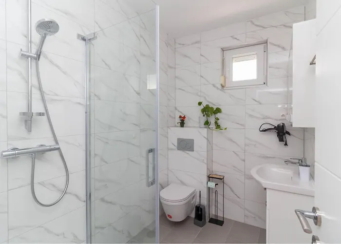 2 Bedroom Lovely In Appartamento
