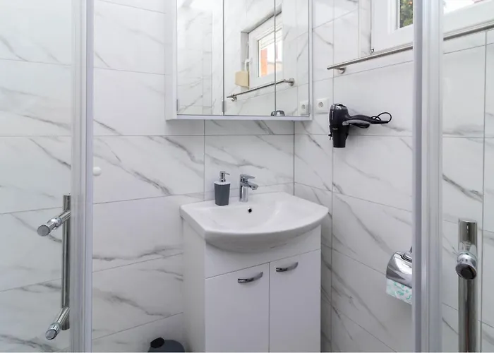 Appartamento 2 Bedroom Lovely In